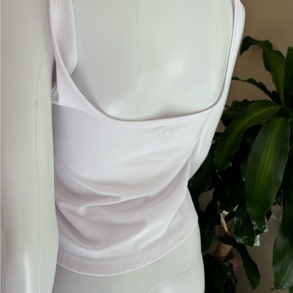 PINK Victoria's Secret Black and White Sleeveless Crop Camisole - Picture 4 of 6